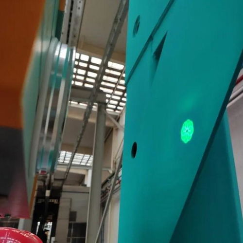 新科技 产品进烤炉前非接触测膜厚，科学仪器革新涂装工艺